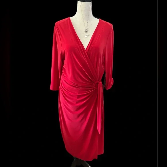 Lemmi for Nina Leonard NWT RED Poly/Spandex Size Lrg Wrap Dress Gold Bel… - Picture 2 of 12